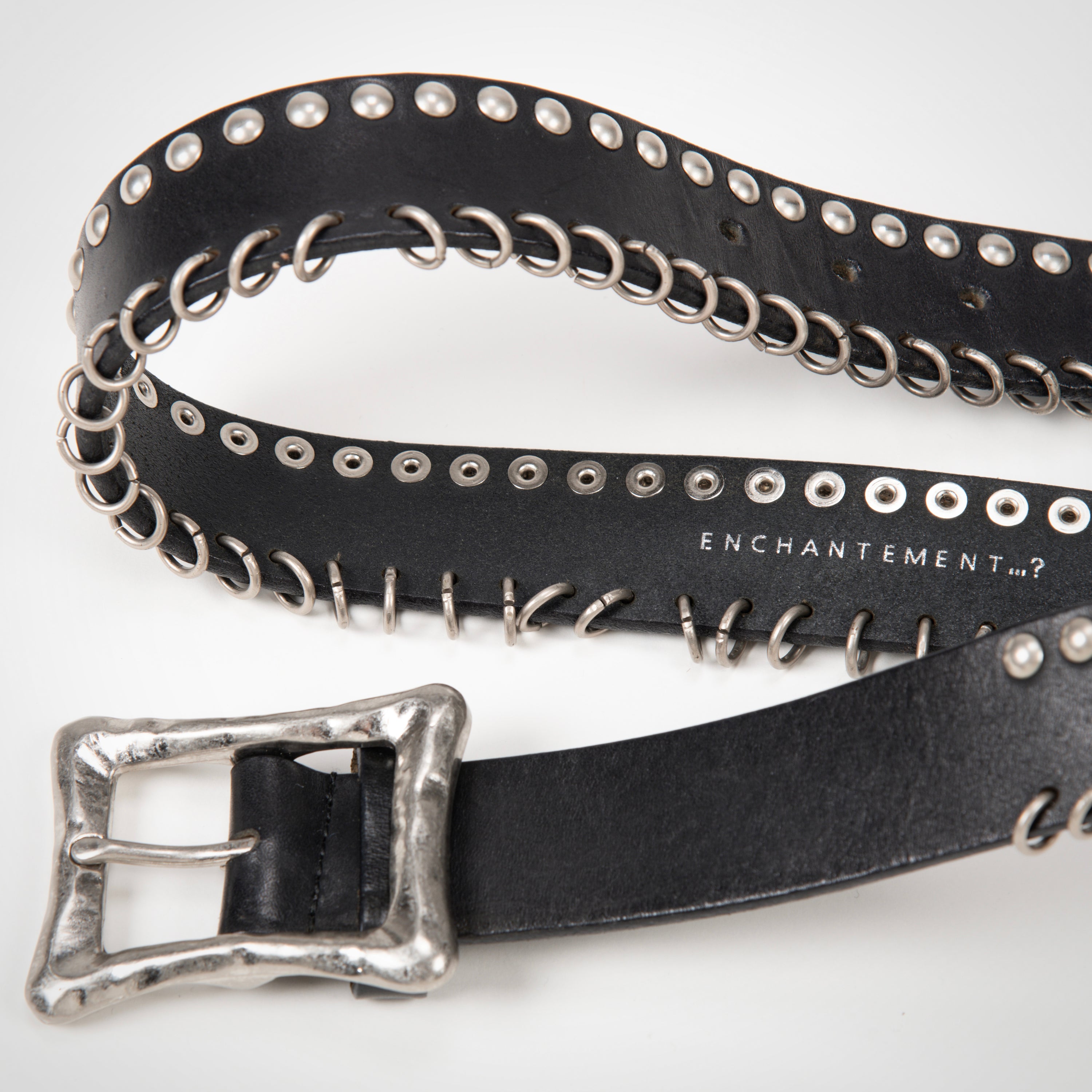 ENCHANTEMENT...?:STUDDED PIERCING BLACK LEATHER BELT