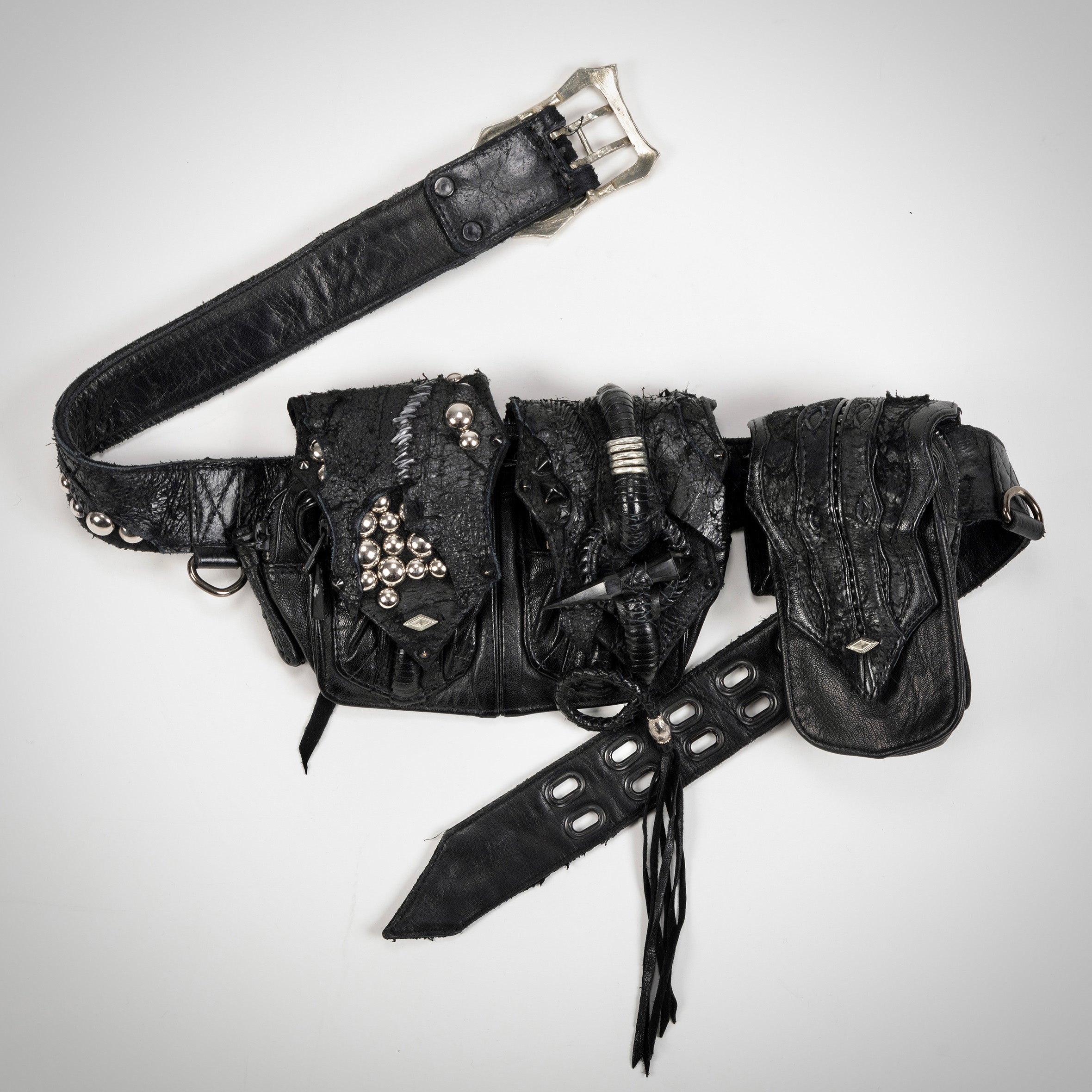 KMRII:GRAND-CROSS POUCH BELT