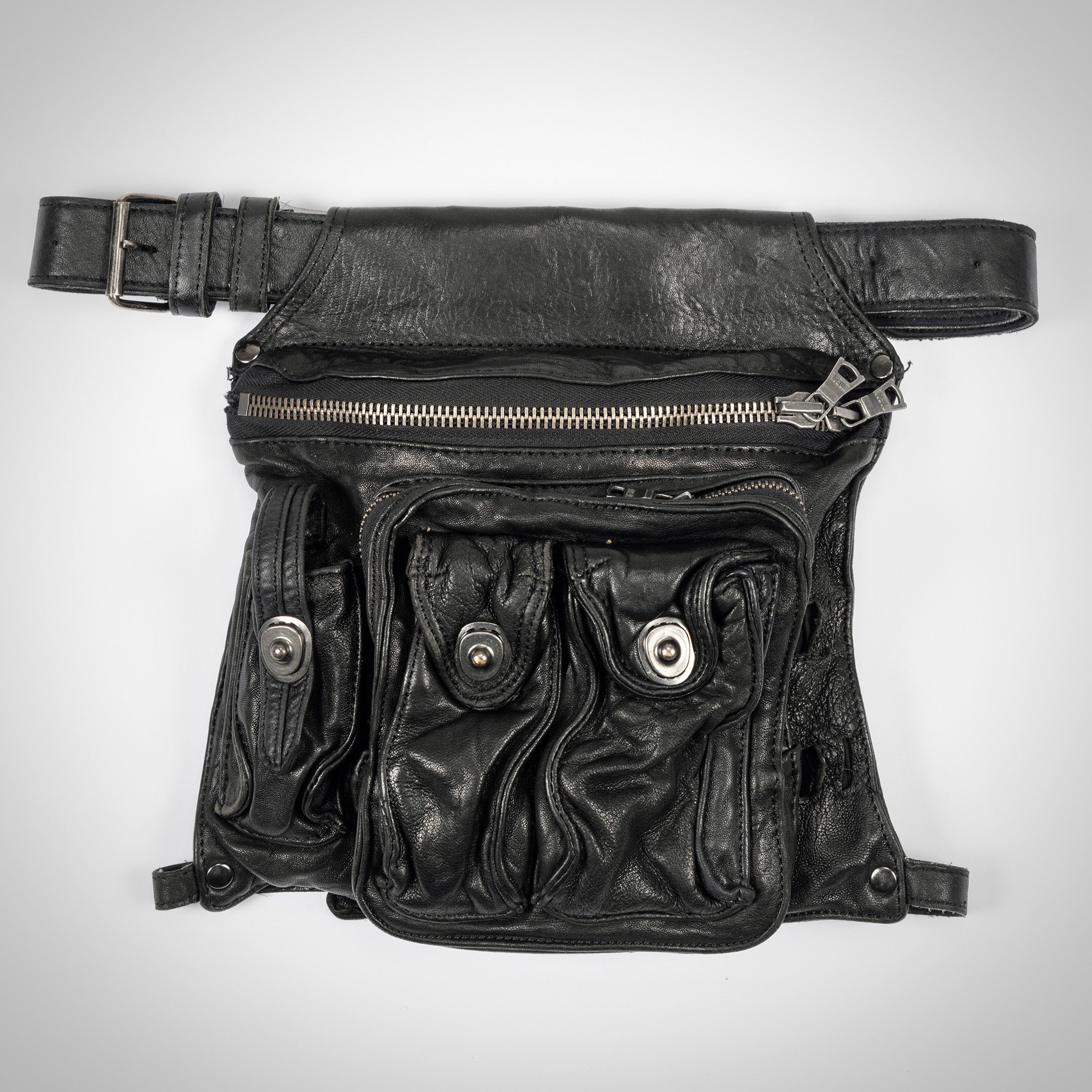 JOHNNY WOLF:LEATHER GAS MASK BELT BAG