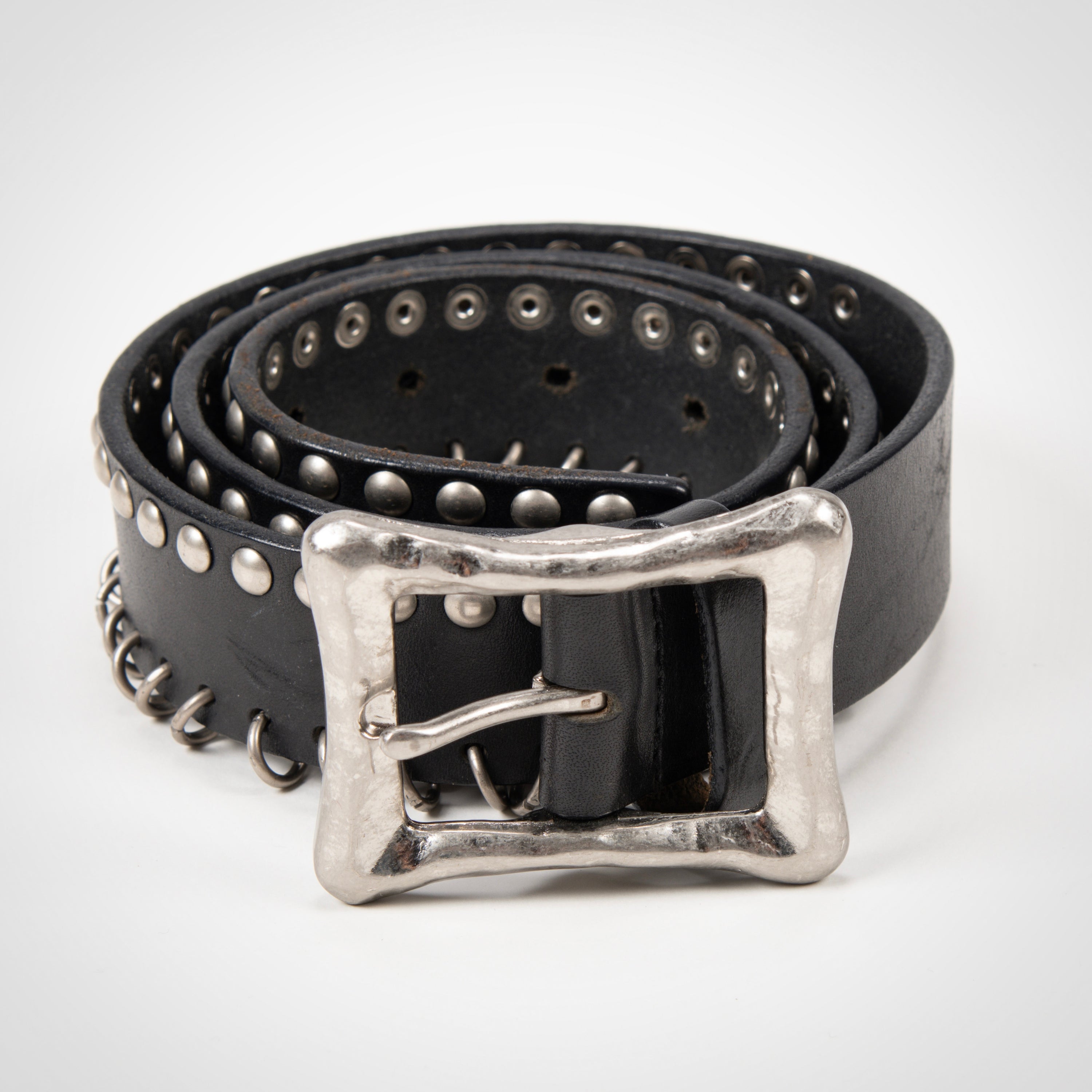 ENCHANTEMENT...?:STUDDED PIERCING BLACK LEATHER BELT