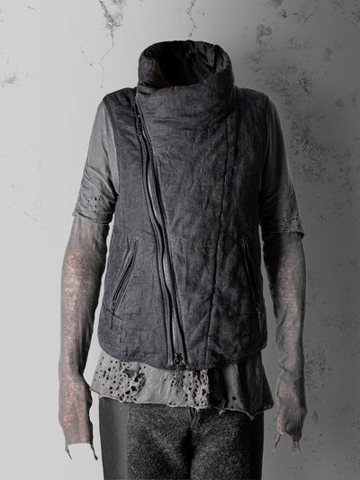 DIAGONAL CLOSURE VEST